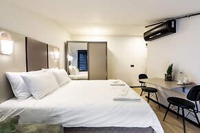 Global Suites Hotel