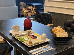 Global Suites Hotel