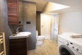 Global Suites Hotel