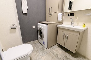 Global Suites Hotel