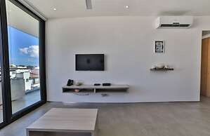The City 1309 N