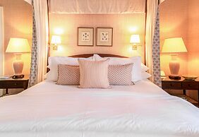 Eleven Bahama House