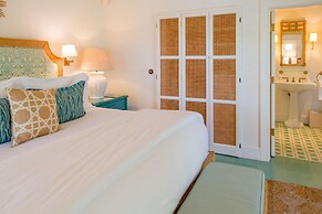 Eleven Bahama House