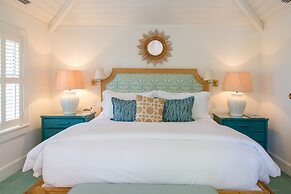 Eleven Bahama House