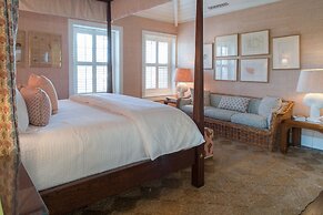 Eleven Bahama House