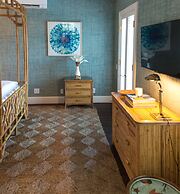 Eleven Bahama House