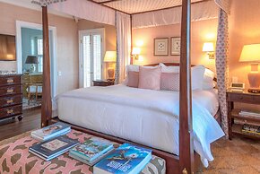 Eleven Bahama House