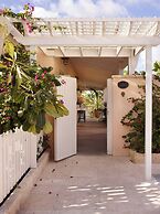 Eleven Bahama House