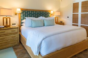 Eleven Bahama House
