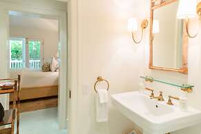 Eleven Bahama House