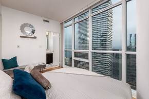 QuickStay - Elegant & Modern Condo, CN Tower Views