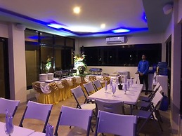 Godo's Hotel and Restaurant