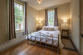 Steele Point Cottage