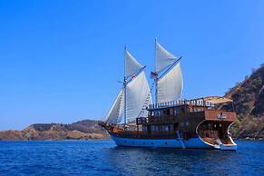Helena Liveaboard