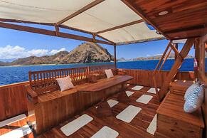 Helena Liveaboard