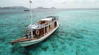 Regina Liveaboard