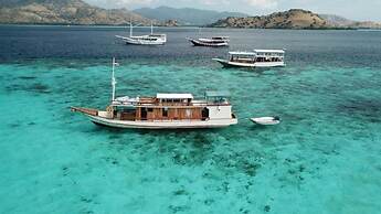 Regina Liveaboard