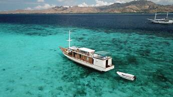 Regina Liveaboard