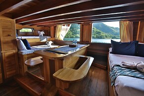 Tanaka Liveaboard