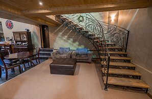 Good Aura Hotel