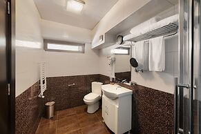 Good Aura Hotel