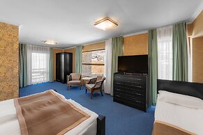 Good Aura Hotel