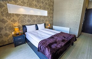 Good Aura Hotel