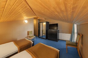 Good Aura Hotel