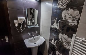 Good Aura Hotel