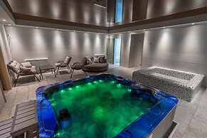 Good Aura Hotel