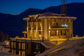 Good Aura Hotel