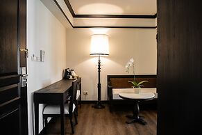MORA Boutique Hotel