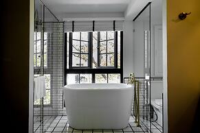MORA Boutique Hotel