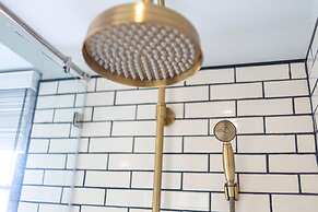 MORA Boutique Hotel