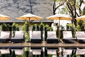 MORA Boutique Hotel