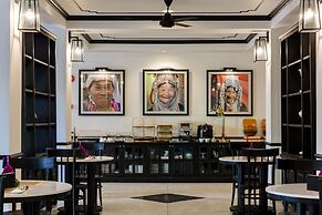 MORA Boutique Hotel