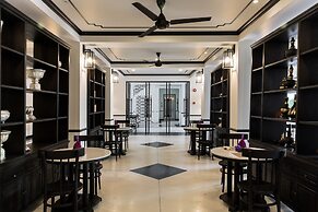 MORA Boutique Hotel