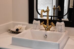 MORA Boutique Hotel