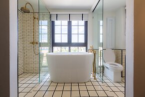 MORA Boutique Hotel