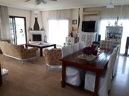 Sea Breeze Mountain Villa