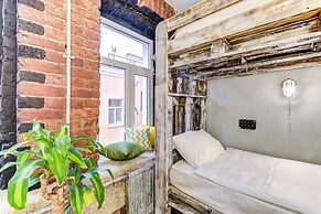 Moomidol Hostel