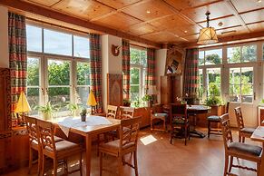 Bemelmans Post Hotel