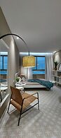 Spacious Sea View Apartment