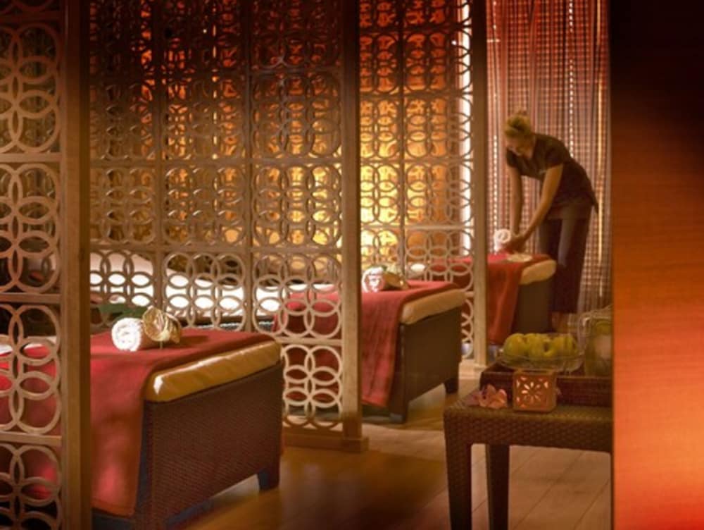 Castlecourt Hotel