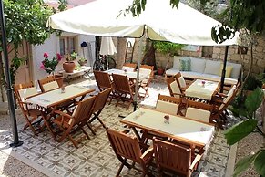 Lilyum Alaçatı Butik Otel