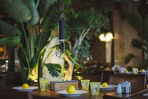 Anjeliq Downtown Boutique Hotel