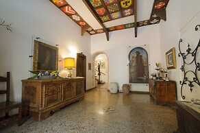 Sembenini Palace