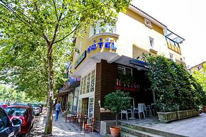 Hotel Town House
