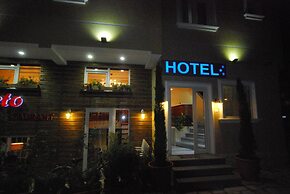 Hotel Town House