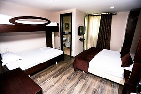 Hotel Town House